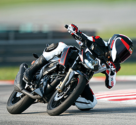 Apache RTR 200 4V motorcycle Overview