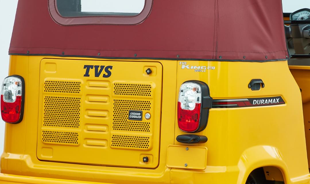 Back view of TVS King Duramax 3 wheeler auto