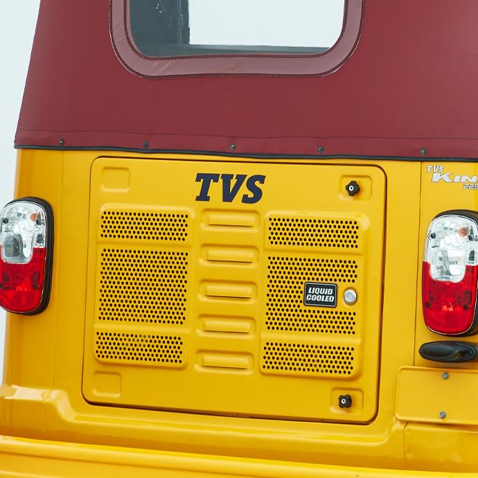 Back view of TVS King Duramax 3 wheeler auto