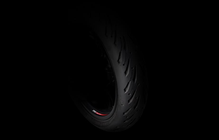 Neumáticos superiores Michelin de la motocicleta TVS RR 310 de dos ruedas
