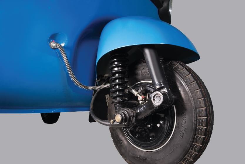 Característica de seguridad de freno combinado del motocarro TVS kargo de tres ruedas